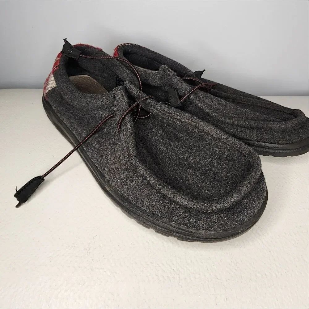 Hey Dude Wally Wool Men's Size 11 Black Slip On Casual Shoes Nordic Pattern Heel